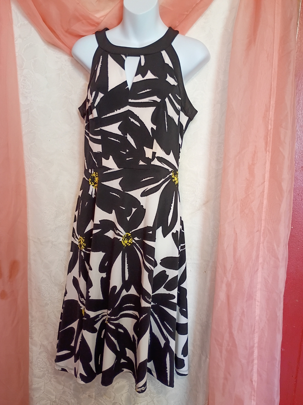 London Times Ladies Blk & White Floral Halter Dress w/ Yellow Accents Sz 6